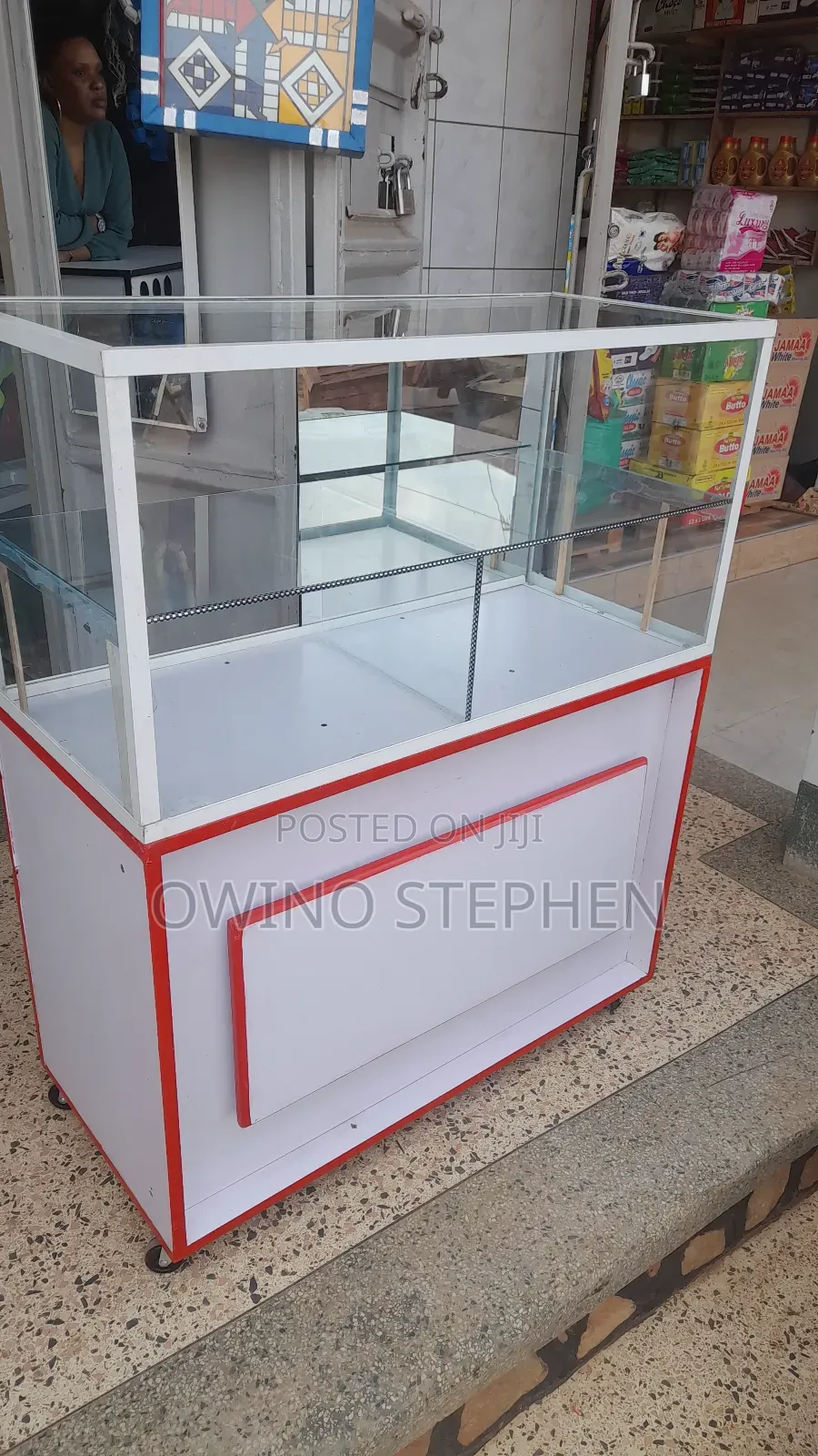 Show Case Glass Table