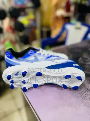 Football Shoes Nike (36 to 41)