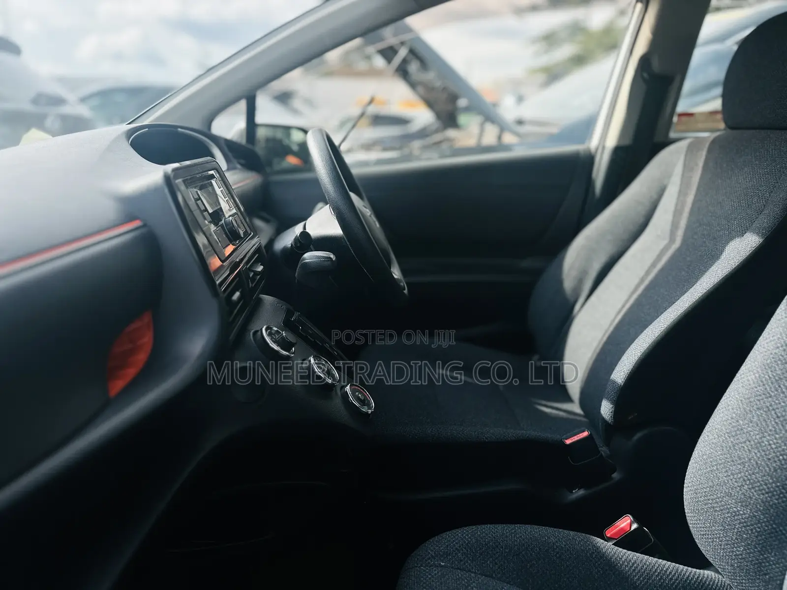 Toyota Sienta 1.5 AWD 2014 Silver