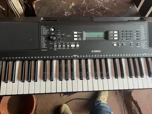 Yamaha Keyboard 373u