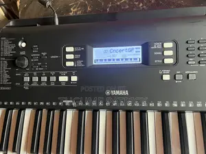 Yamaha Keyboard 373u