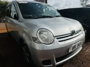 Toyota Sienta 1.5 AWD 2009 Silver