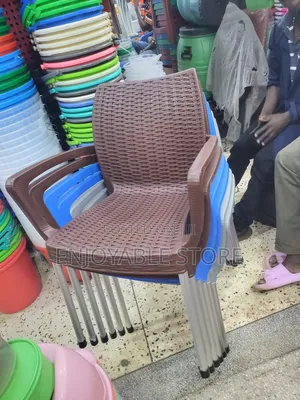 Modern Chairs/Plastic Chairs