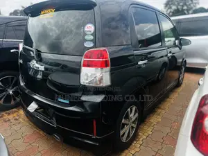 Toyota Spade 1.5 2015 Black