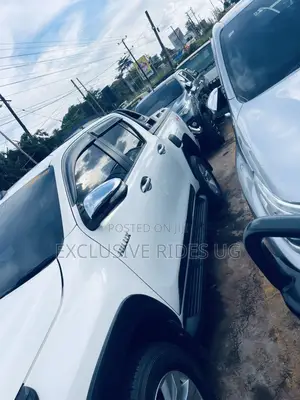 Toyota Hilux Revo Double Cab Deisel 2.4 AWD 2017 White