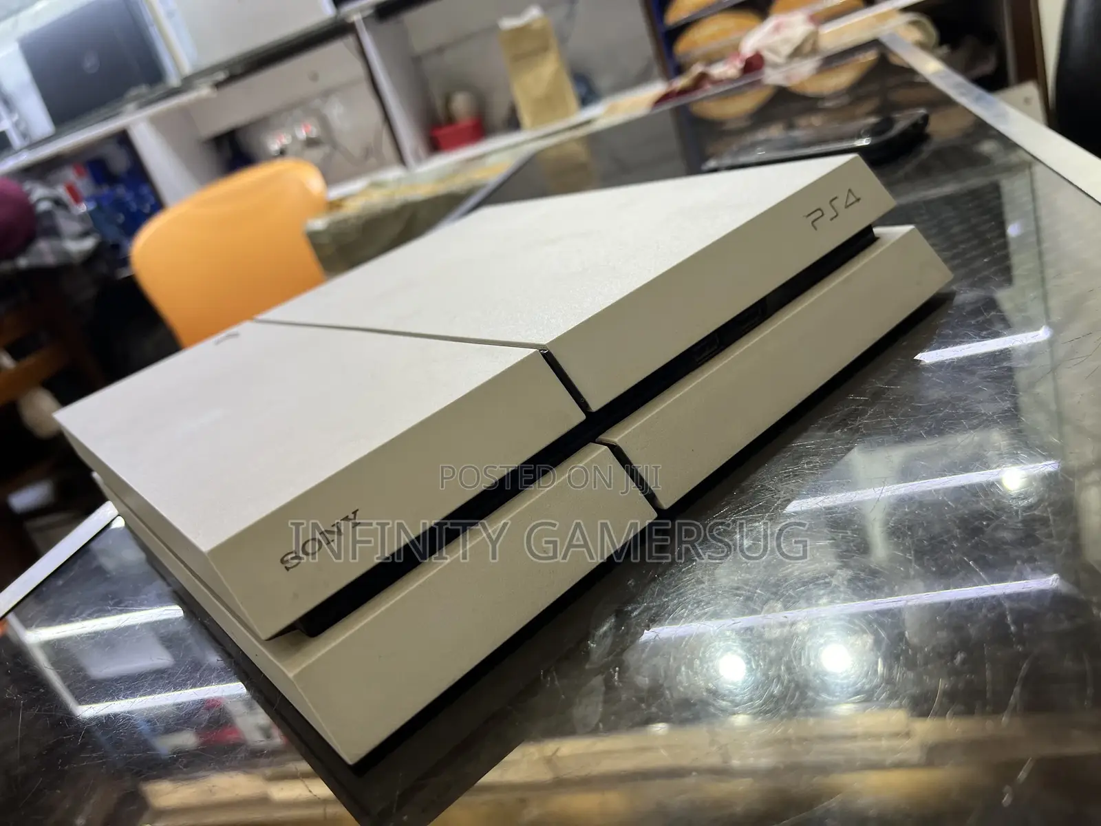 Custom White Ps4