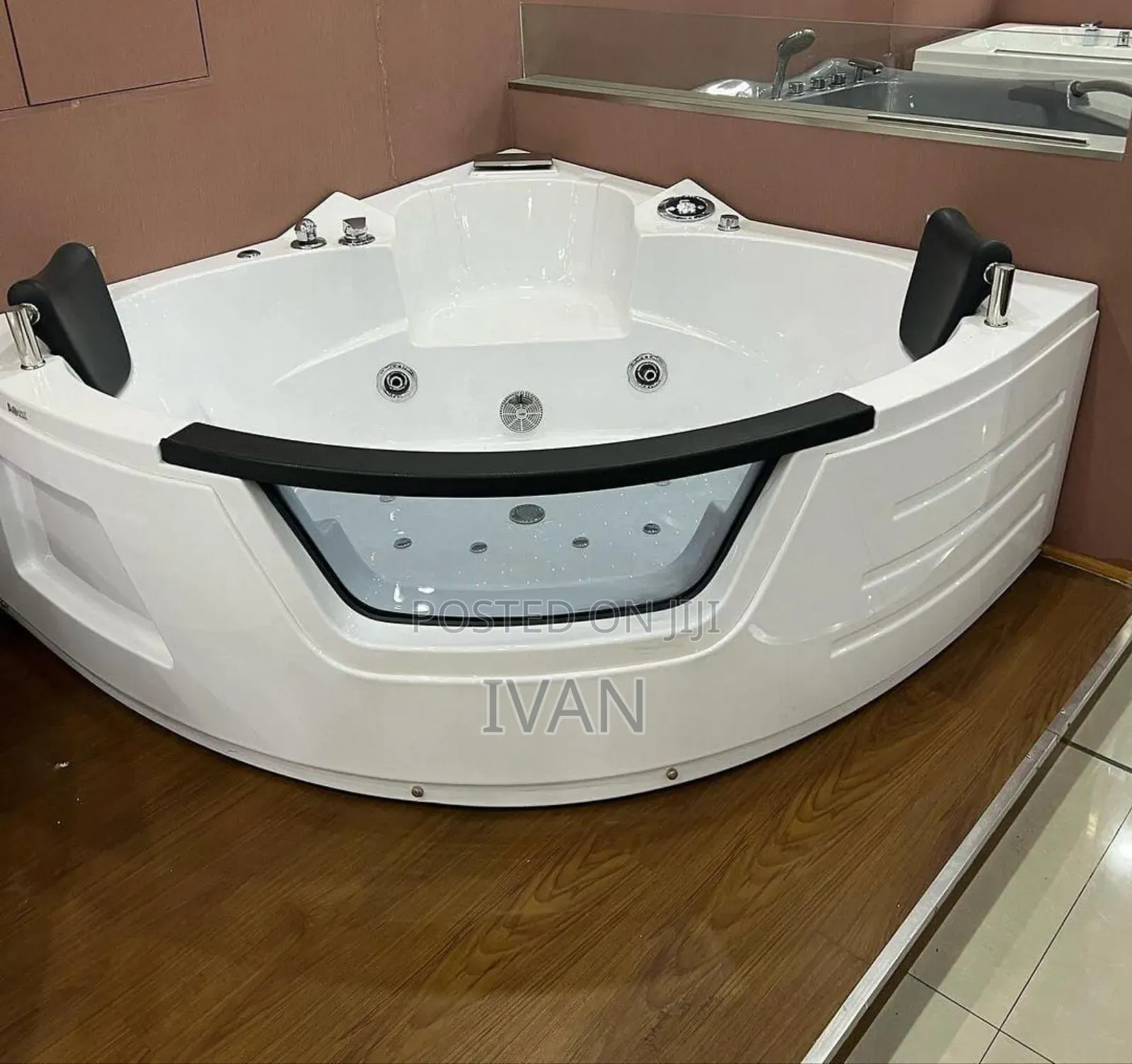 Corner Jacuzzi 1