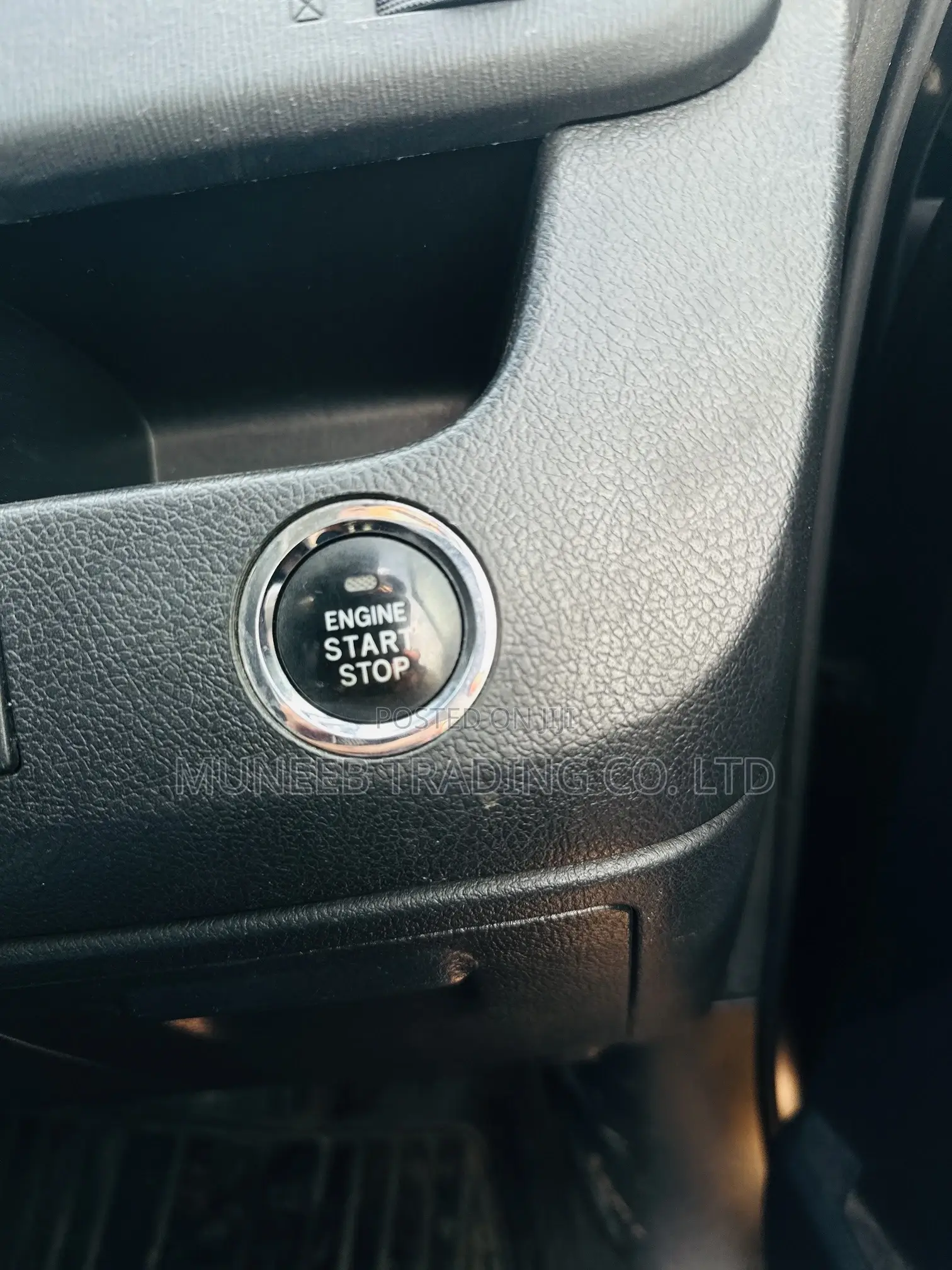 Toyota Noah 2.0 143hp AWD (8 Seater) 2011 Gray