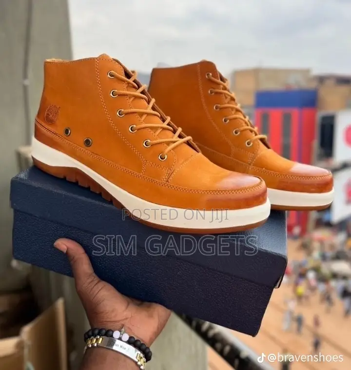 Timberland Short. Yellow Boot