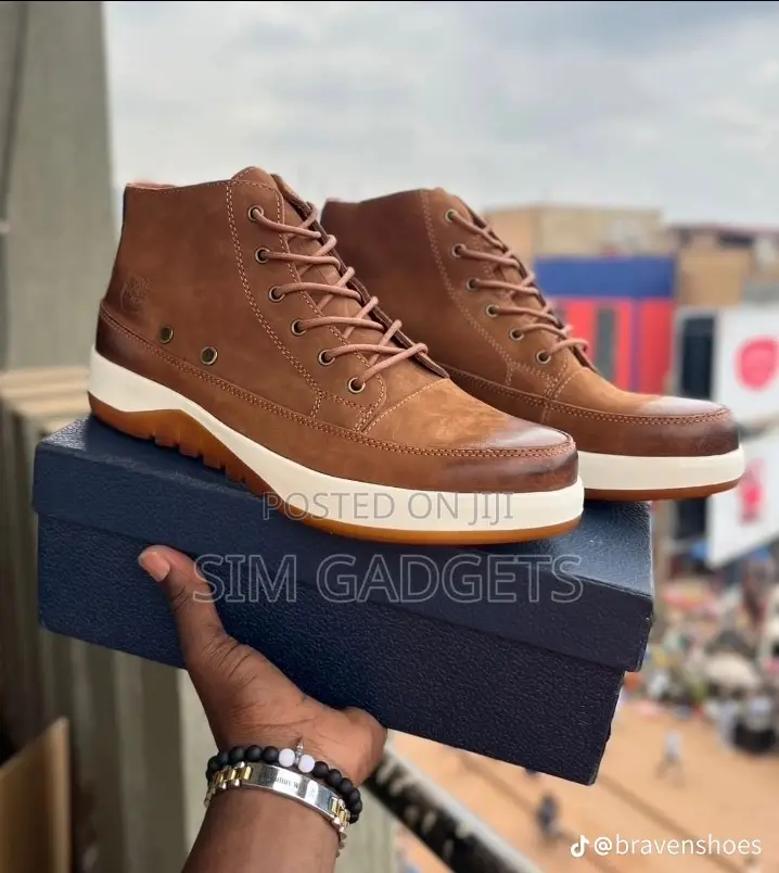 Timberland Short. Yellow Boot