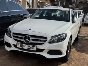 Photo - Mercedes-Benz C180 2015 White