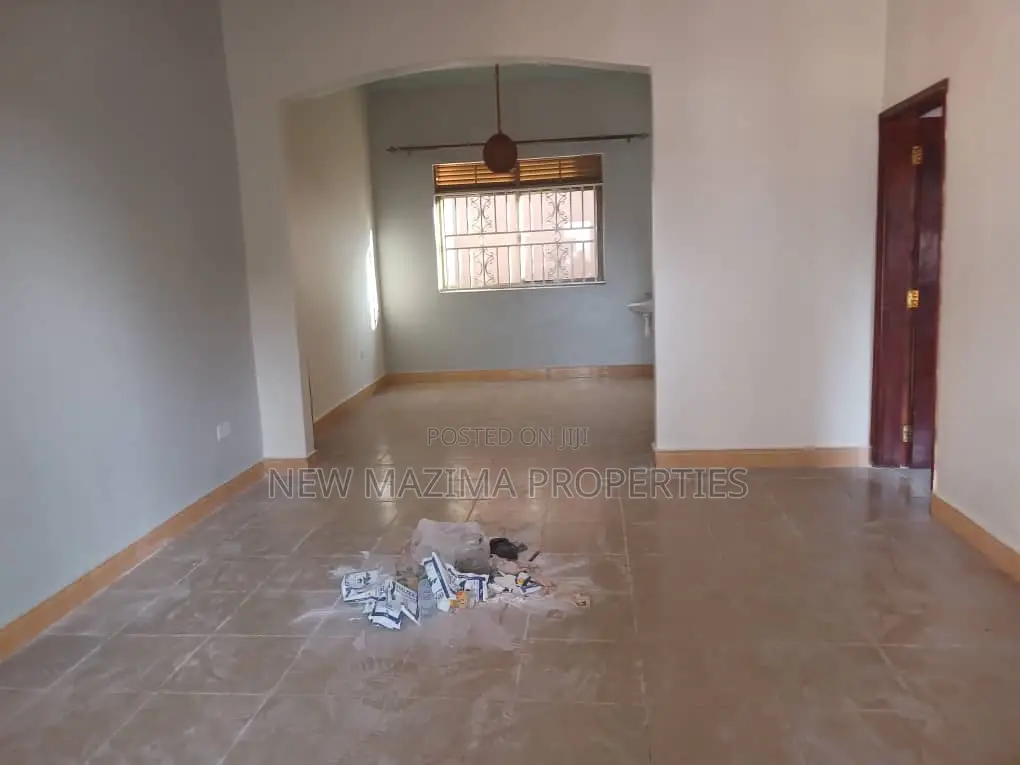3bdrm Bungalow in Makindye Kizungu, Division A for rent