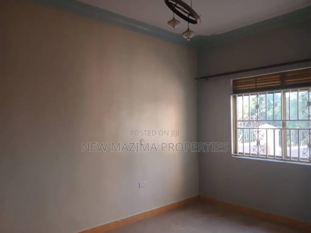 3bdrm Bungalow in Makindye Kizungu, Division A for rent