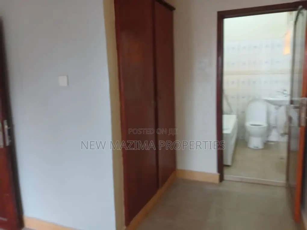 3bdrm Bungalow in Makindye Kizungu, Division A for rent