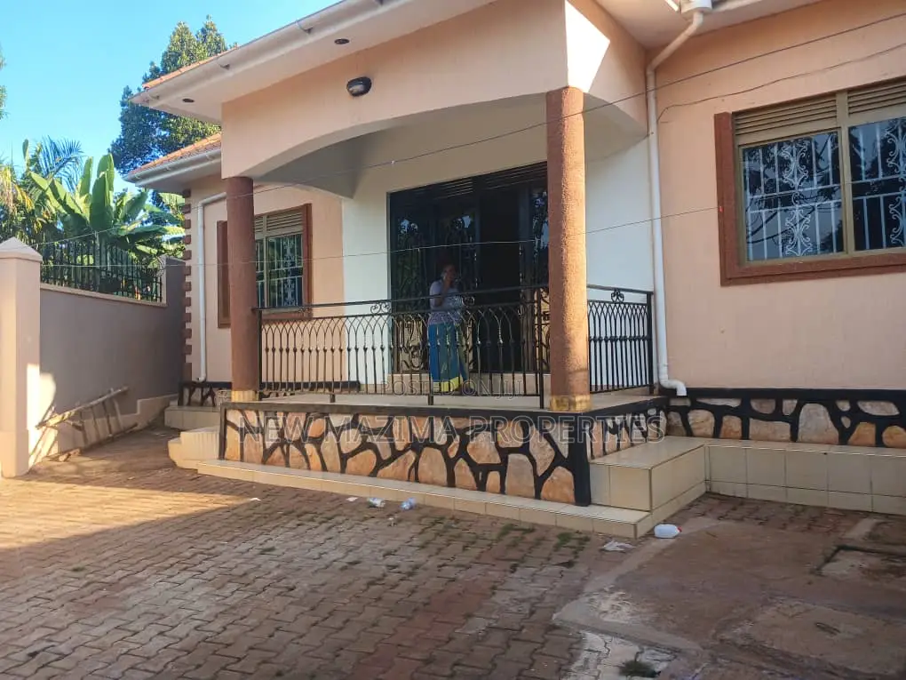 3bdrm Bungalow in Makindye Kizungu, Division A for rent