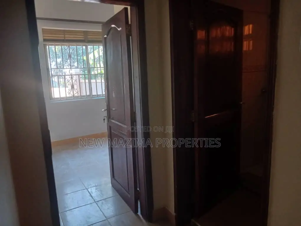 3bdrm Bungalow in Makindye Kizungu, Division A for rent