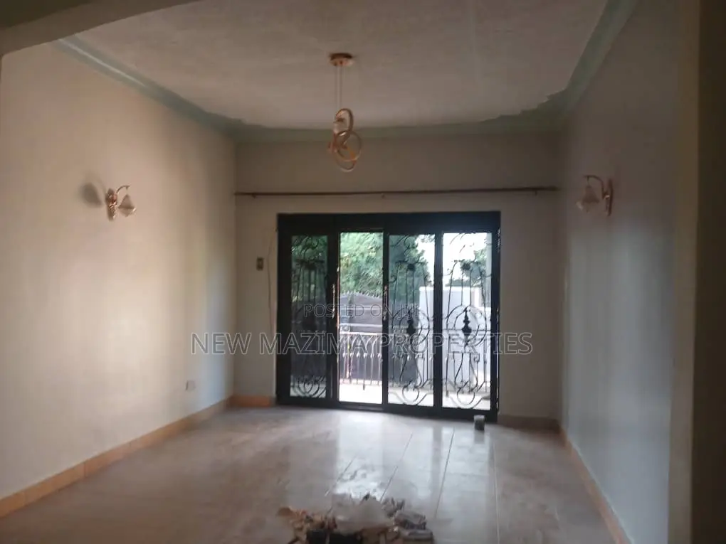 3bdrm Bungalow in Makindye Kizungu, Division A for rent