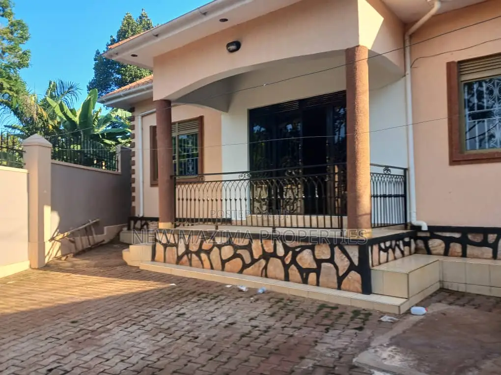 3bdrm Bungalow in Makindye Kizungu, Division A for rent