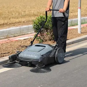 Industrial Walk Sweeping Machine Cleaning of Dust Litter