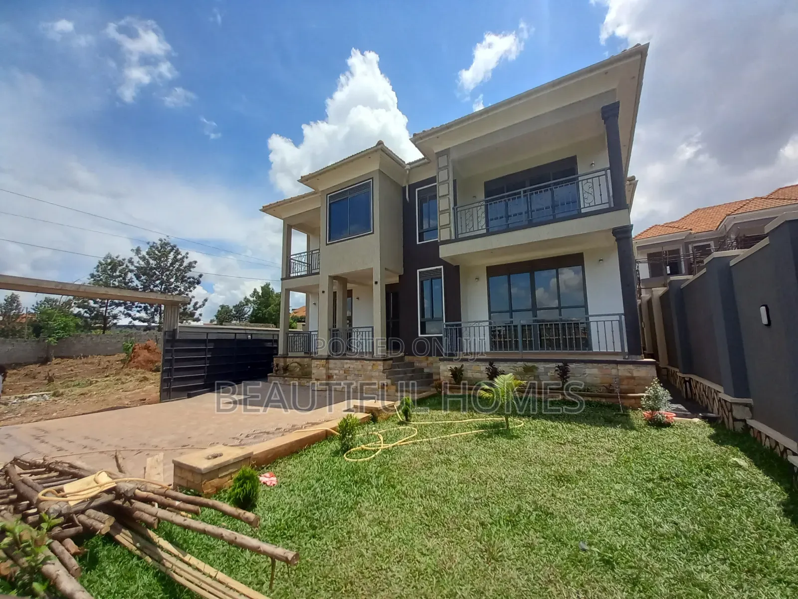Furnished 6bdrm Duplex in Kira, Central Division for sale