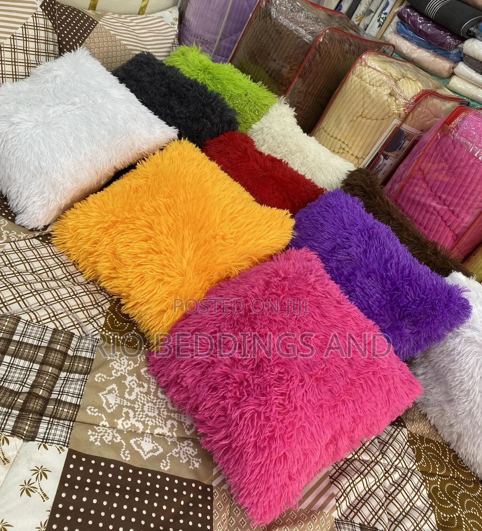 Cushion Pillows / Fluffy