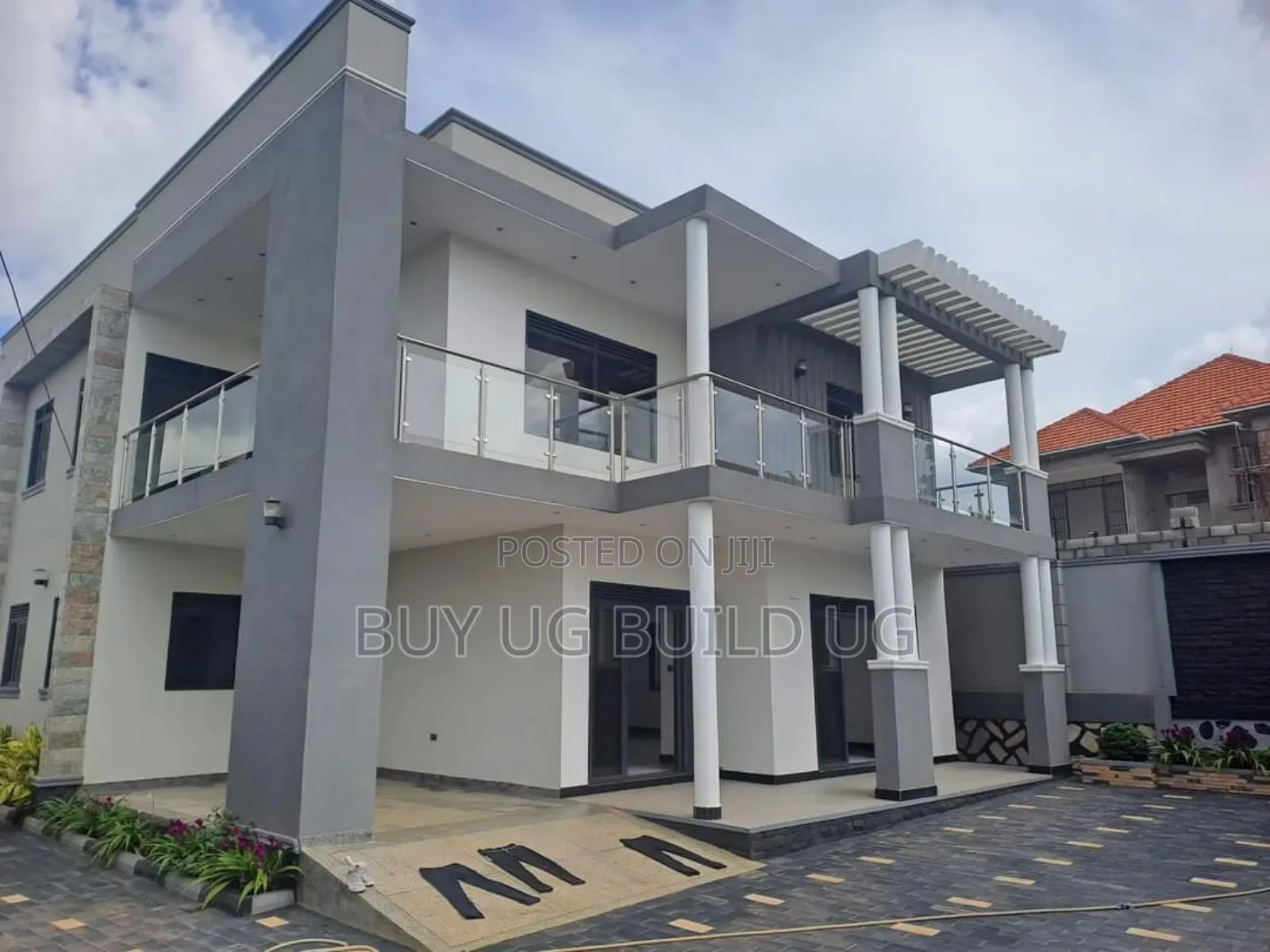 5bdrm Duplex in Kira Nsasa for sale