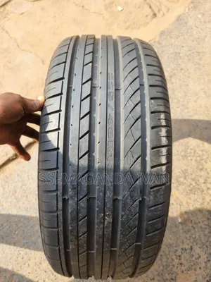225/40r18 Foreign Used Tire