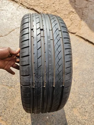 225/40r18 Foreign Used Tire