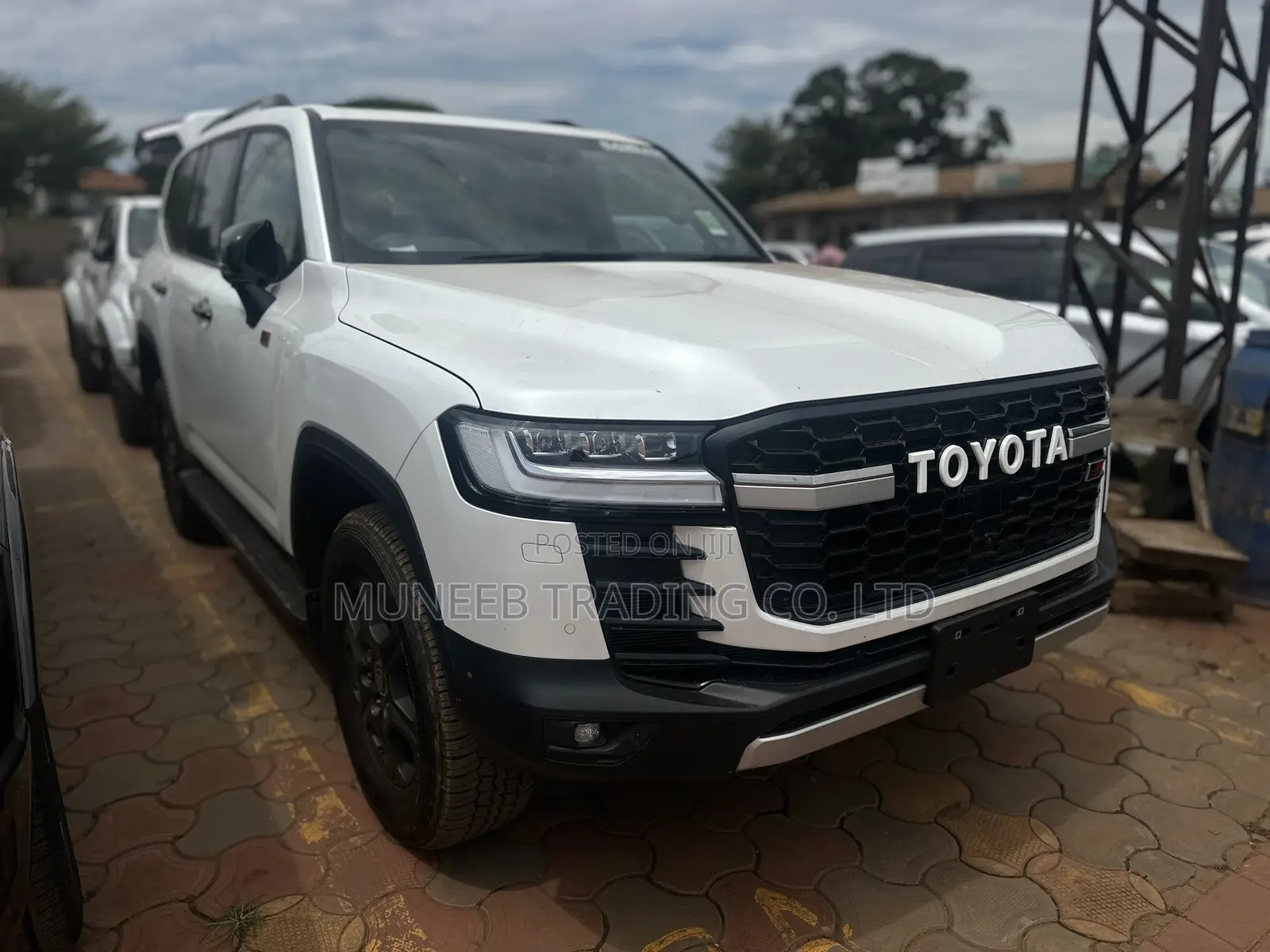 Toyota Land Cruiser Prado 2024 White