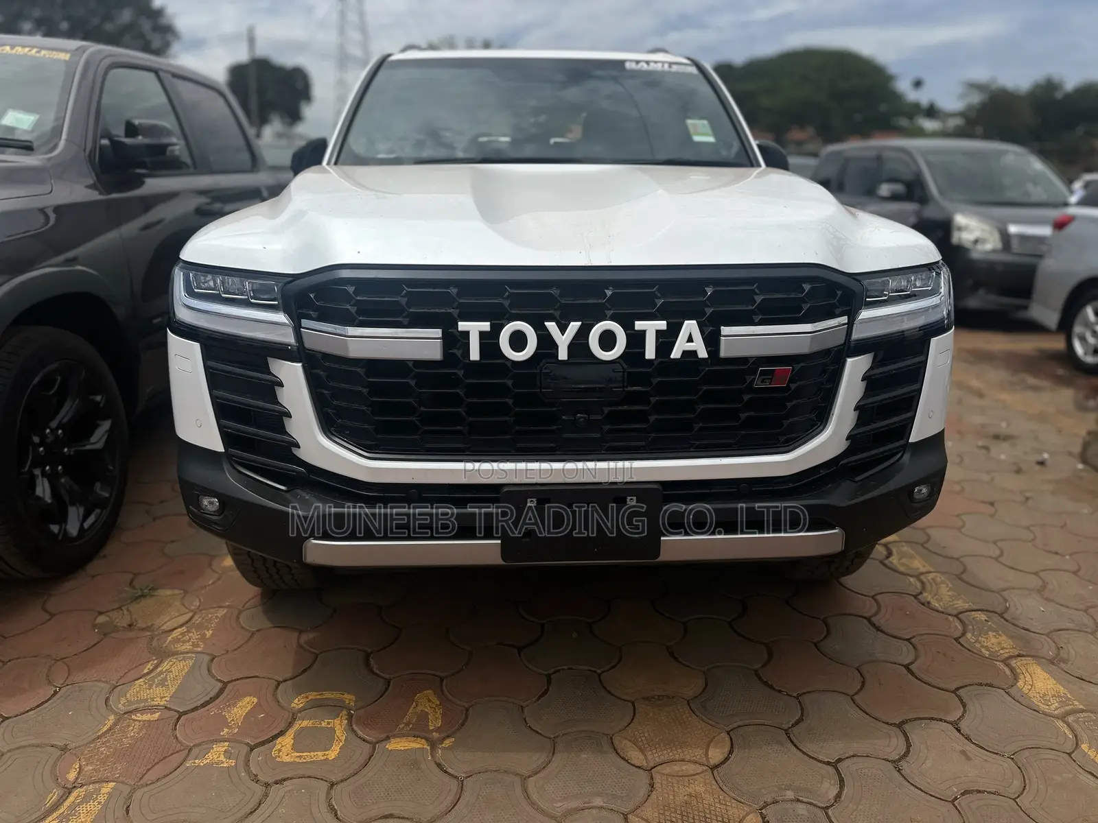 Toyota Land Cruiser Prado 2024 White