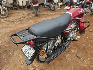 TVS HLX 125 2022 Red