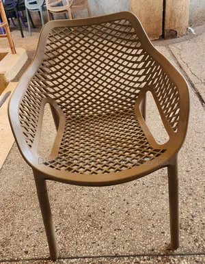 Armed Chair Egye