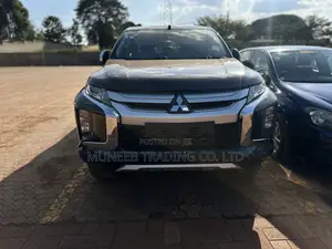 Mitsubishi Triton 2015 Black
