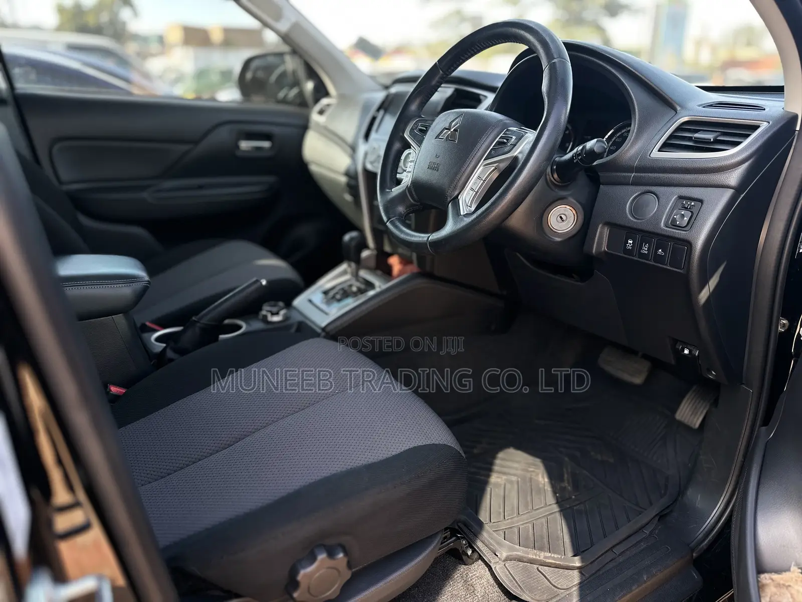 Mitsubishi Triton 2015 Black