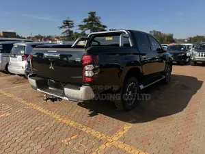 Mitsubishi Triton 2015 Black