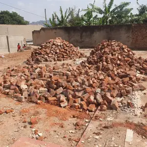 18 Decimals on Forced Sale in Heart of Kabowa With Tarmac Rd