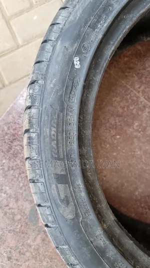 245/45r19 Gt Radial Champiro Made in Indonesia
