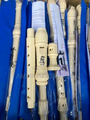 Open Key Descant/Soprano Flute Recorder With Cleaning Rod.