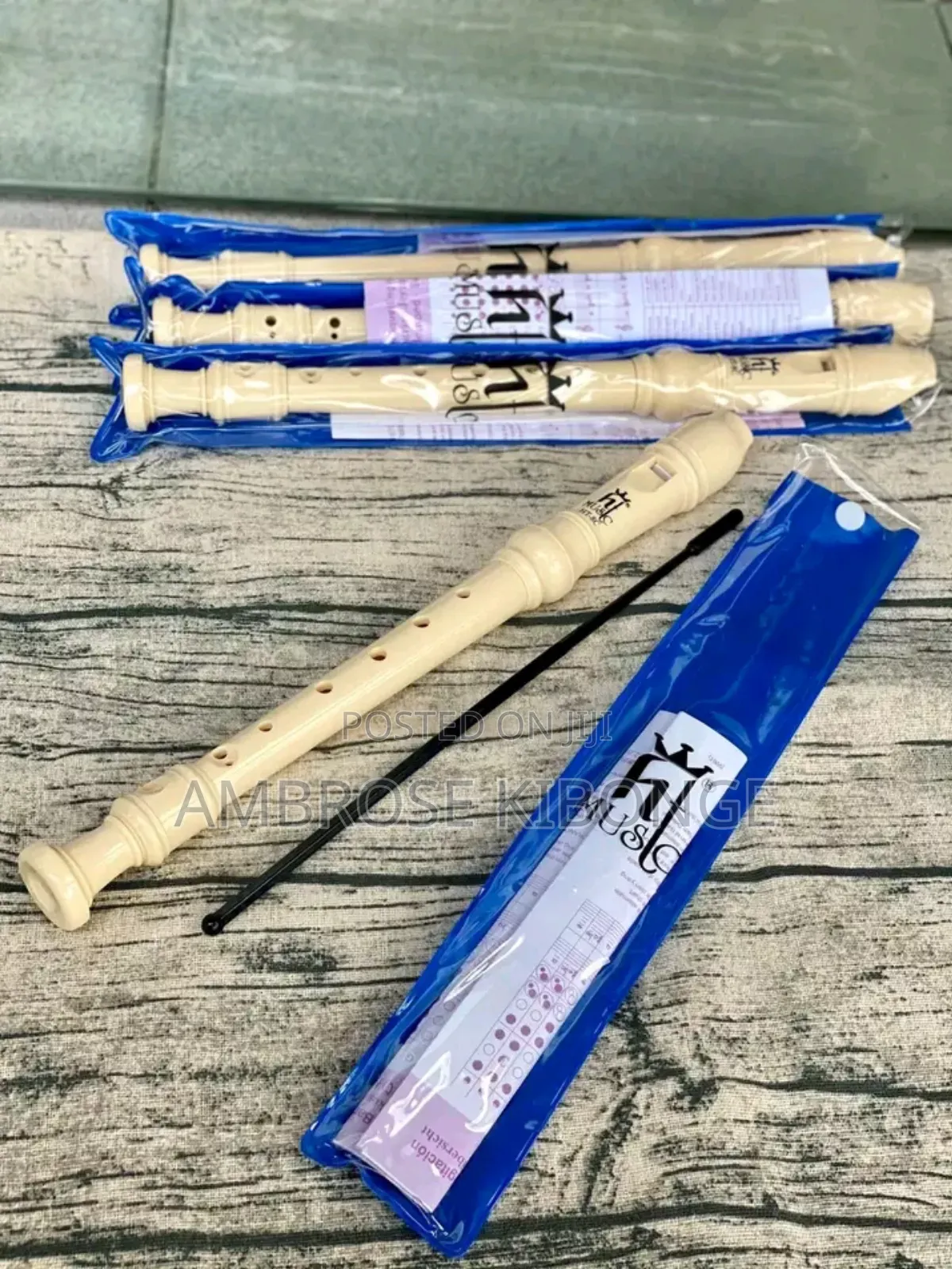 Open Key Descant/Soprano Flute Recorder With Cleaning Rod.