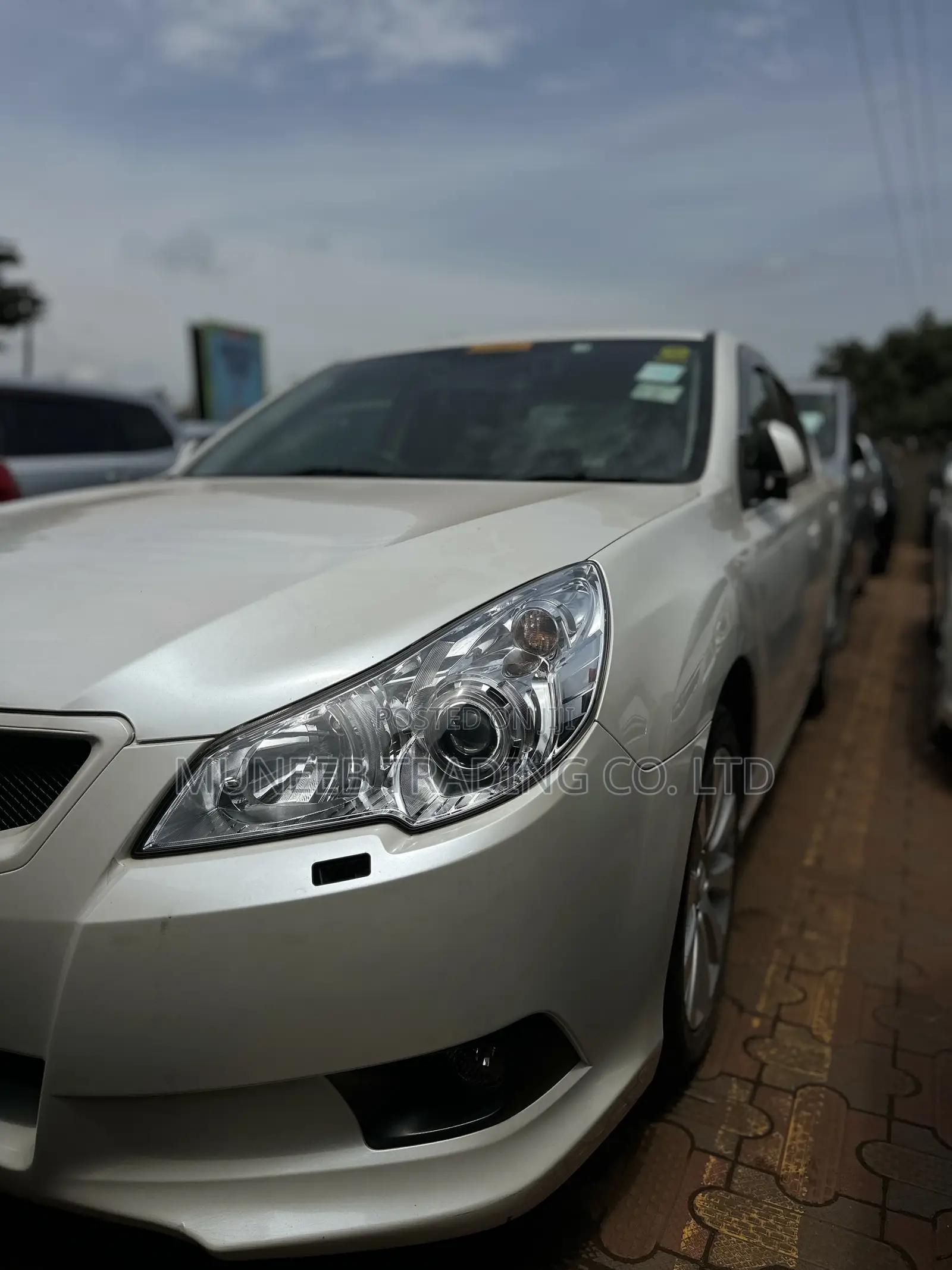 Subaru Legacy 2.0D Estate 2011 White