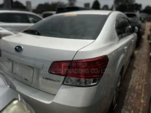 Subaru Legacy 2.0D Estate 2011 White