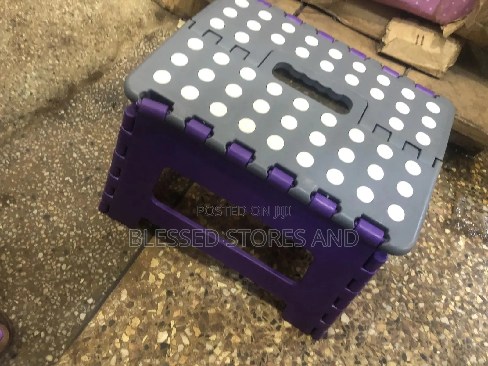 Foldable Travel Stool and Seat