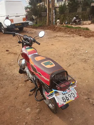 Bajaj Boxer 100 2021 Red