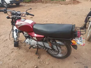 Bajaj Boxer 2022 Red