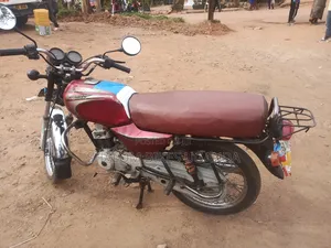 Bajaj Boxer 2020 Red