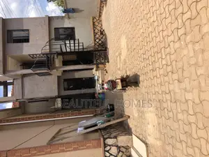 Furnished 2bdrm Block of Flats in Kira Town Tarmack for sale
