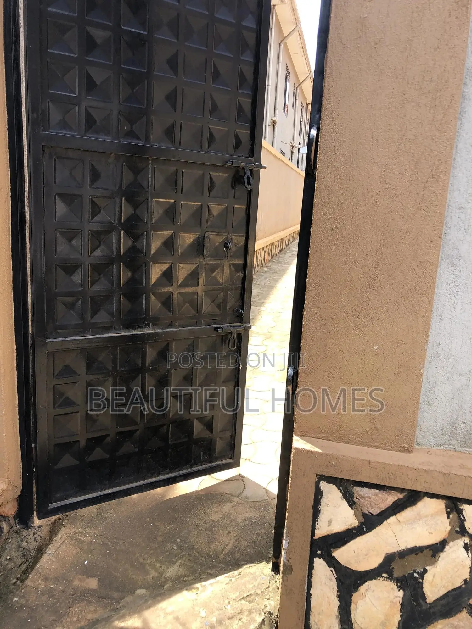 Furnished 2bdrm Apartment in Kira, Central Division for sale