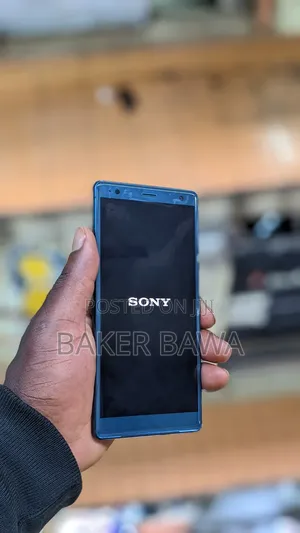 Photo - Sony Xperia XZ2 64 GB Blue