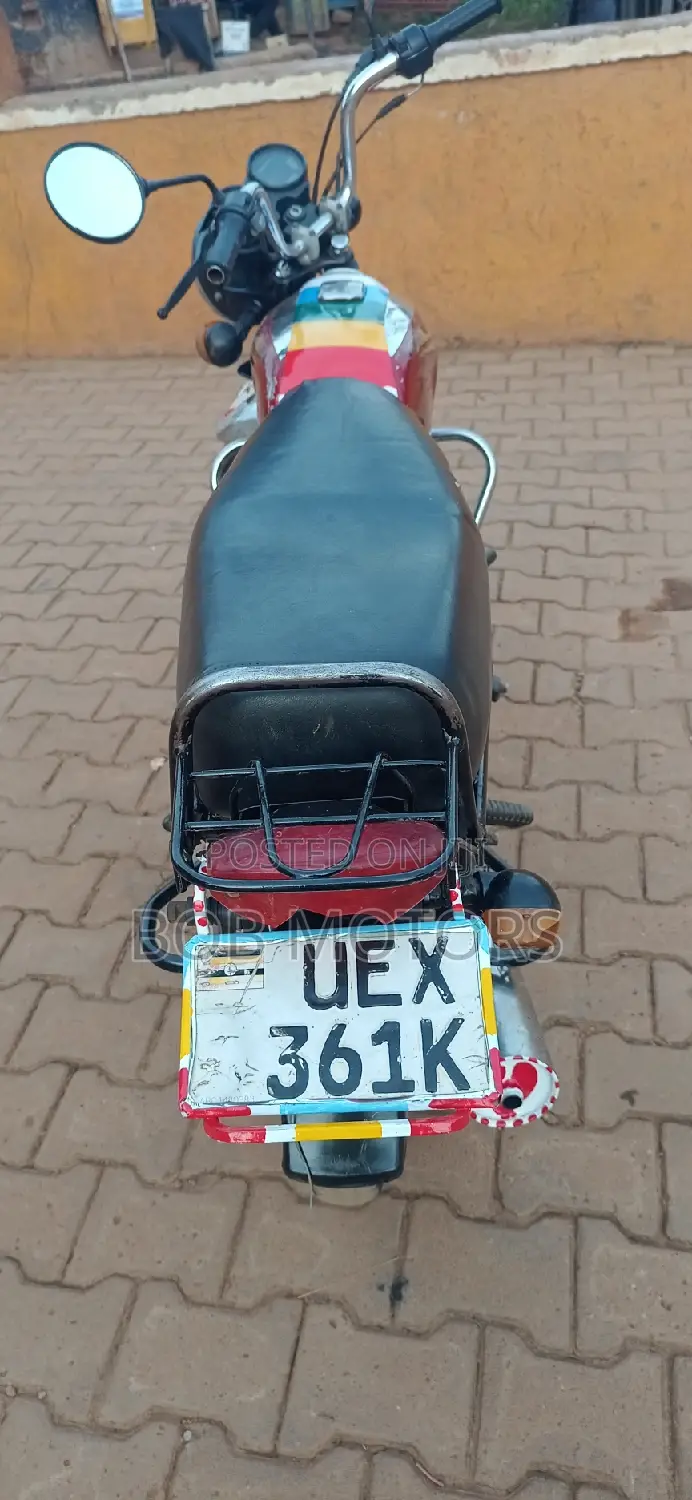 Bajaj Boxer 100 2022 Red