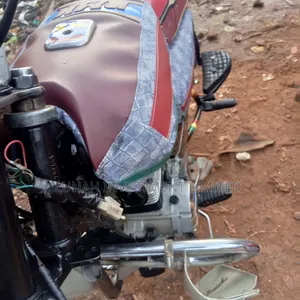 Bajaj Boxer 100 2023 Red
